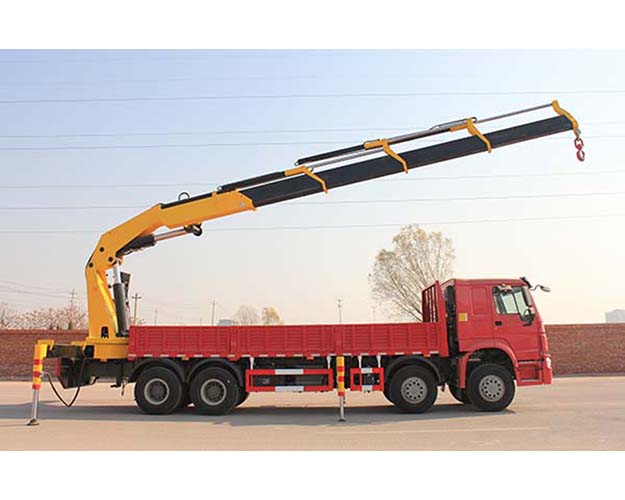 隨車(chē)起重動(dòng)輸車(chē)、隨車(chē)吊